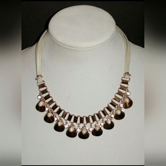 WHITE HOUSE BLACK MARKET LEATHER TEARDROP SHORT ROSE GOLD NECKLACE NWT 17"+3" - Picture 1 of 5